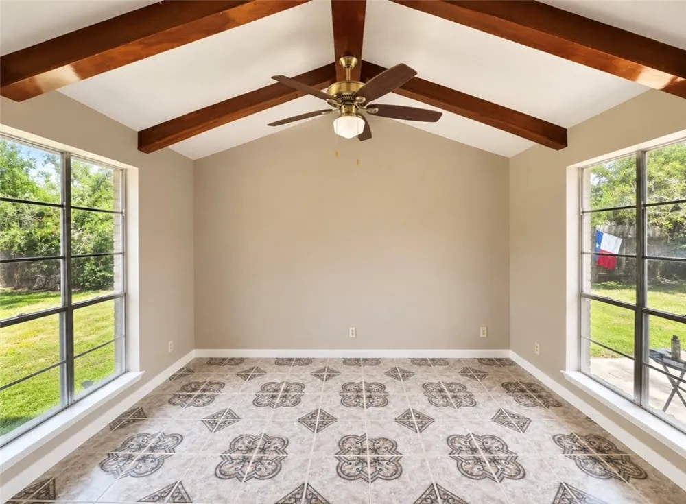 503 E Ailsie Avenue Kingsville, TX 78363