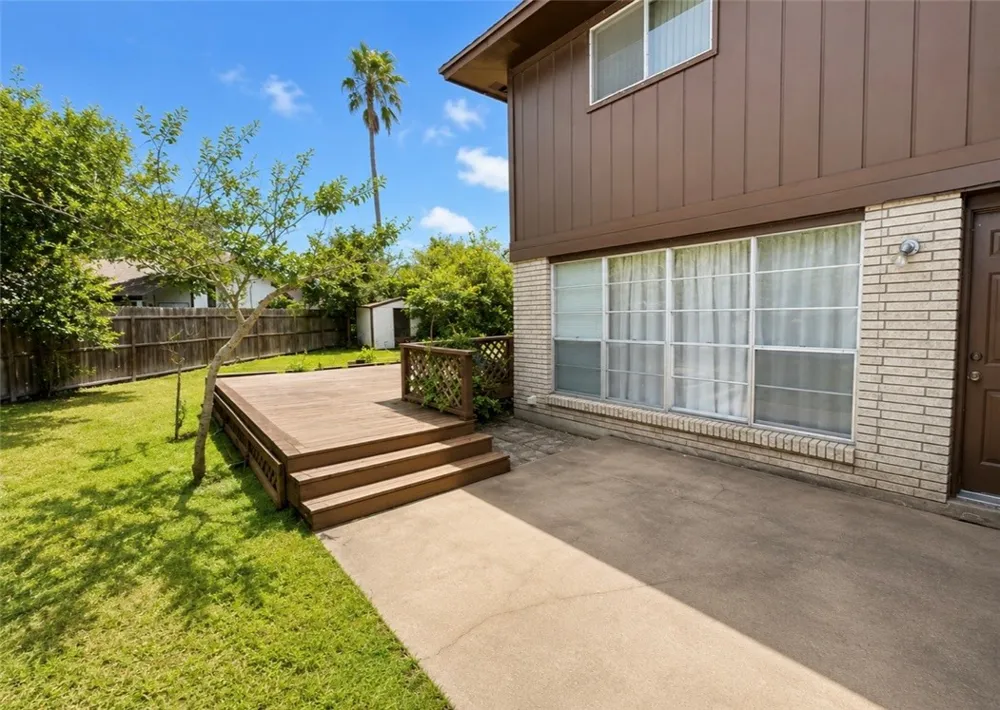 503 E Ailsie Avenue Kingsville, TX 78363