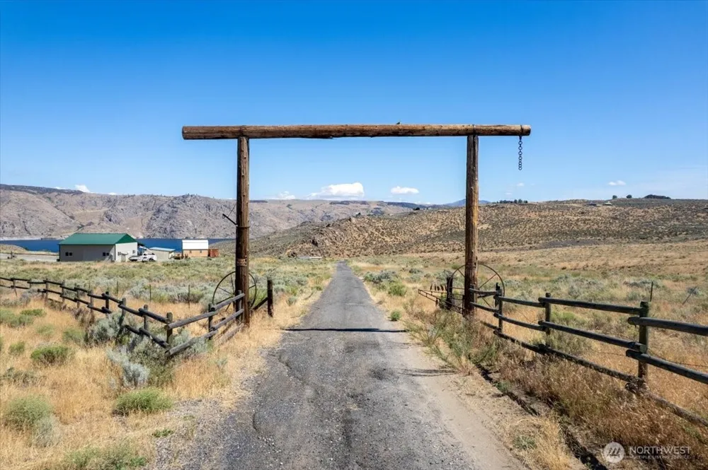 44495 SR 174 Grand Coulee, WA 99133
