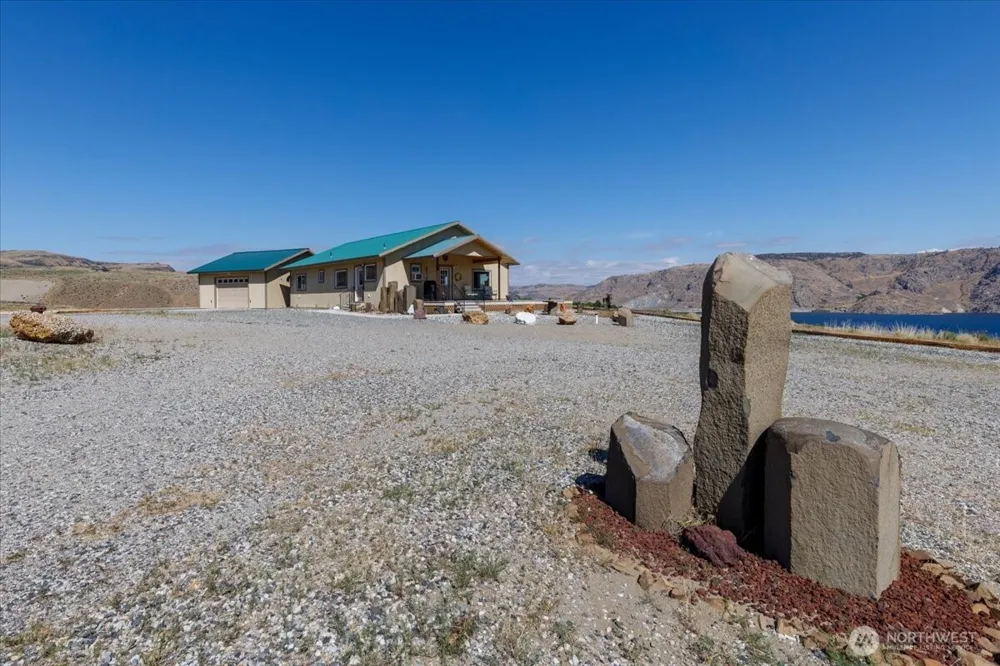 44495 SR 174 Grand Coulee, WA 99133