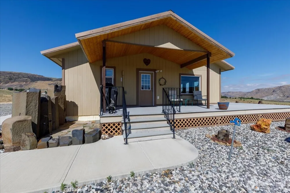 44495 SR 174 Grand Coulee, WA 99133