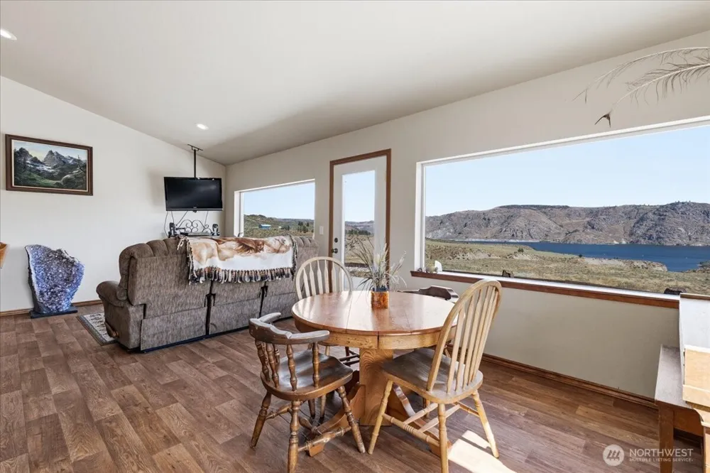 44495 SR 174 Grand Coulee, WA 99133