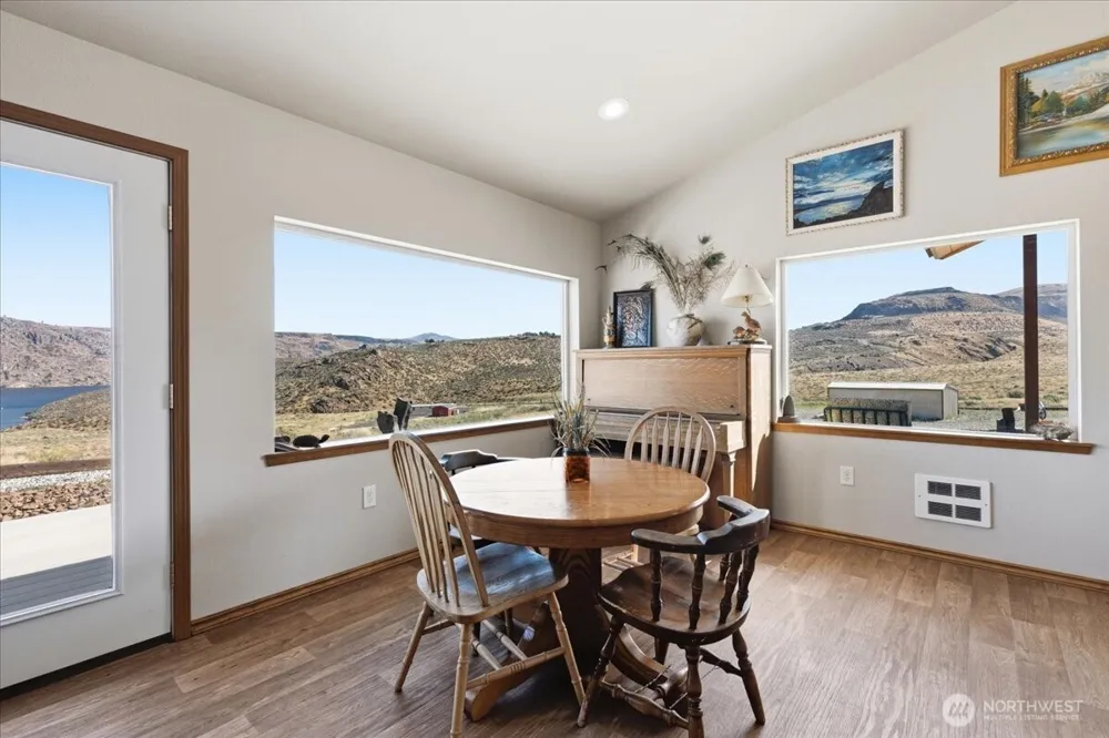 44495 SR 174 Grand Coulee, WA 99133