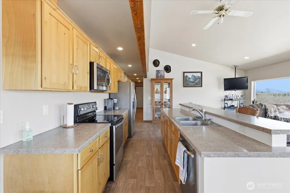 44495 SR 174 Grand Coulee, WA 99133