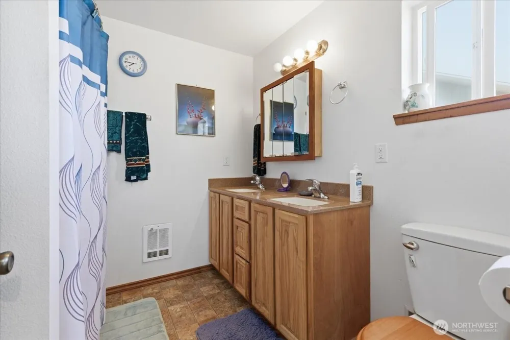 44495 SR 174 Grand Coulee, WA 99133
