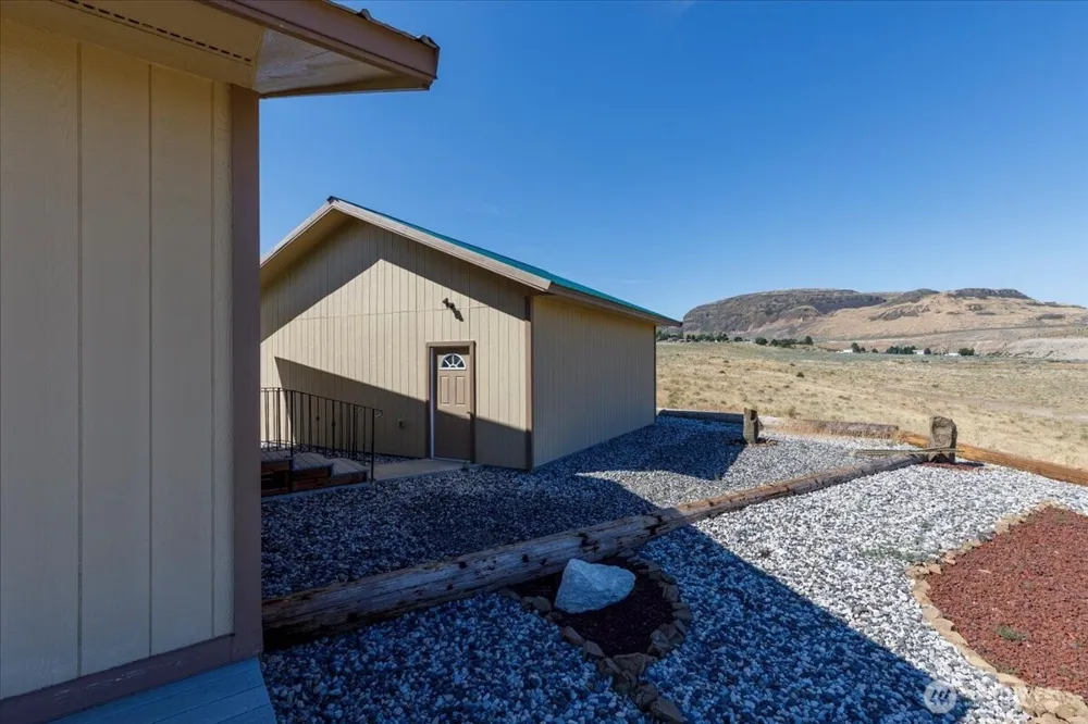 44495 SR 174 Grand Coulee, WA 99133