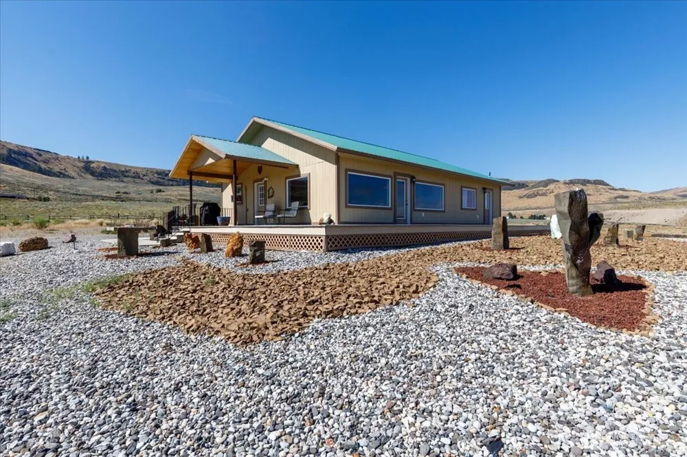 44495 SR 174 Grand Coulee, WA 99133
