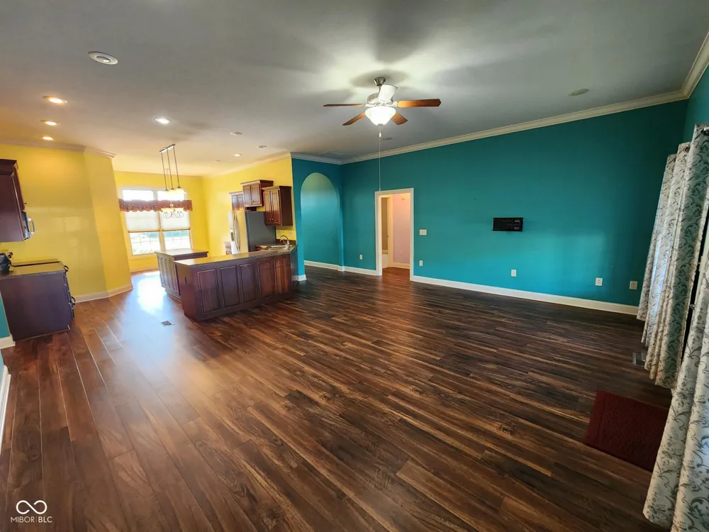 919 Buena Vista Drive Brownstown, IN 47220