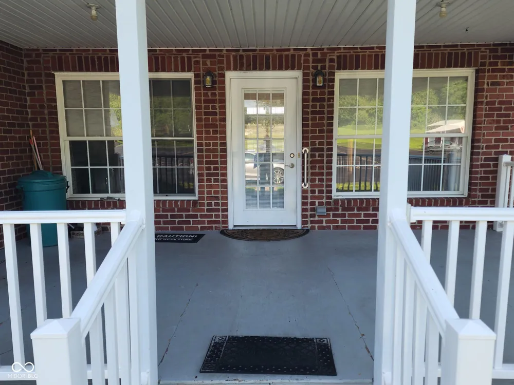 919 Buena Vista Drive Brownstown, IN 47220