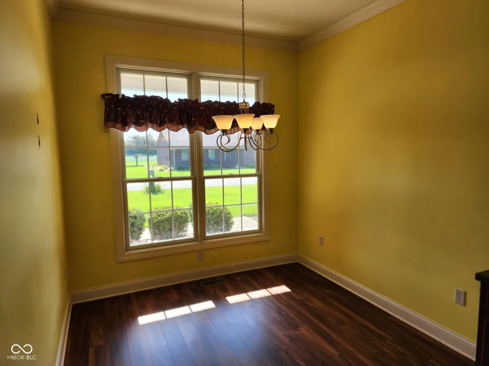 919 Buena Vista Drive Brownstown, IN 47220