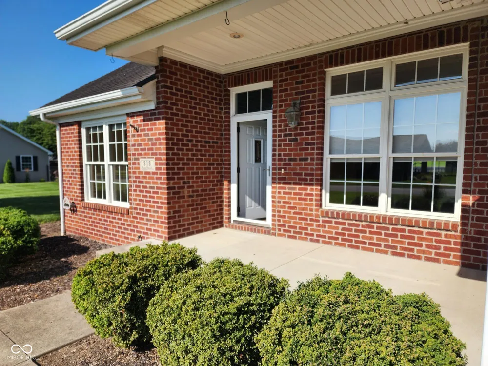 919 Buena Vista Drive Brownstown, IN 47220