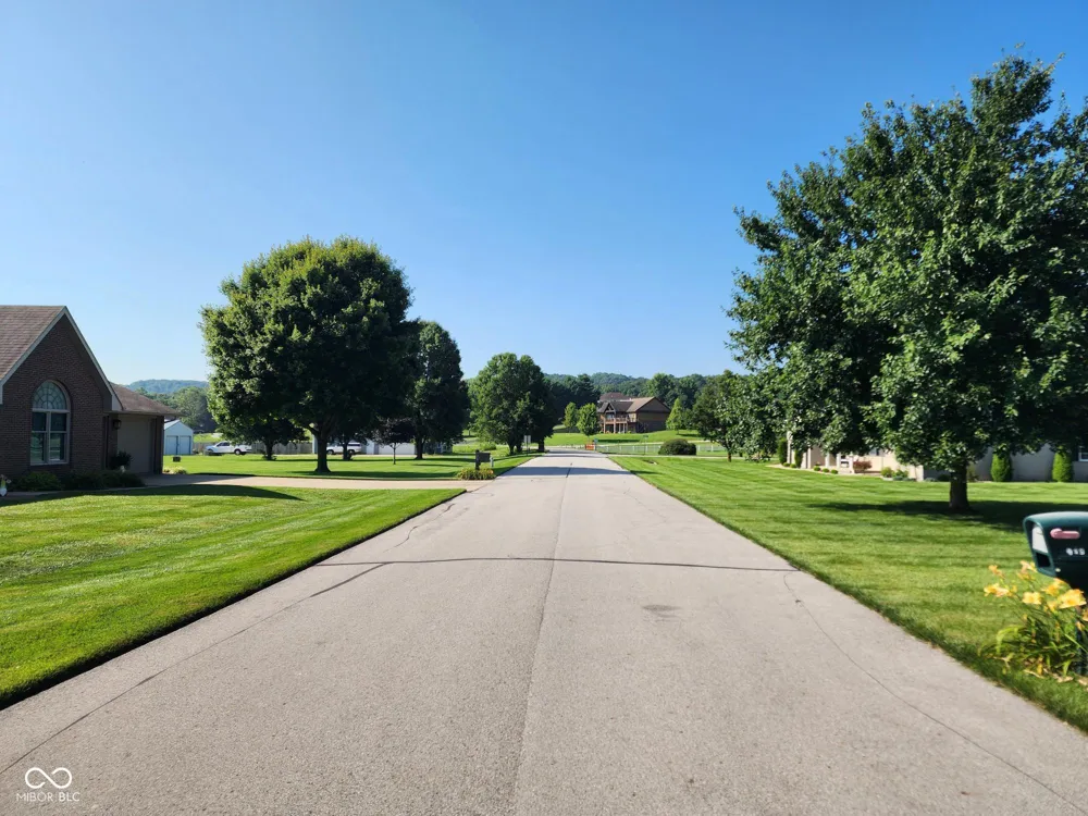 919 Buena Vista Drive Brownstown, IN 47220