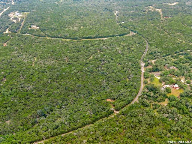 275 COUNTY ROAD 260 E Mico, TX 78056