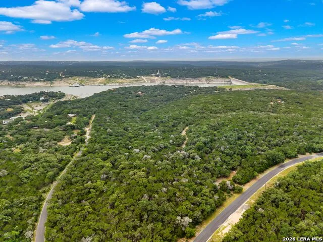 275 COUNTY ROAD 260 E Mico, TX 78056