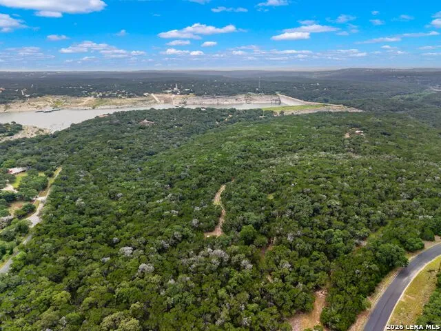 275 COUNTY ROAD 260 E Mico, TX 78056