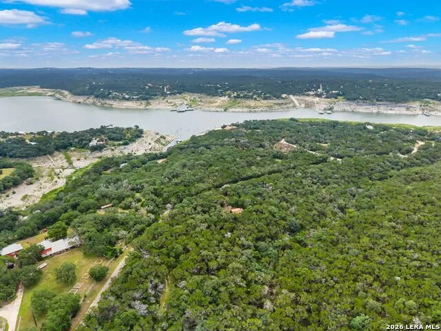 275 COUNTY ROAD 260 E Mico, TX 78056
