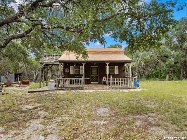 275 COUNTY ROAD 260 E Mico, TX 78056