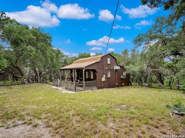 275 COUNTY ROAD 260 E Mico, TX 78056
