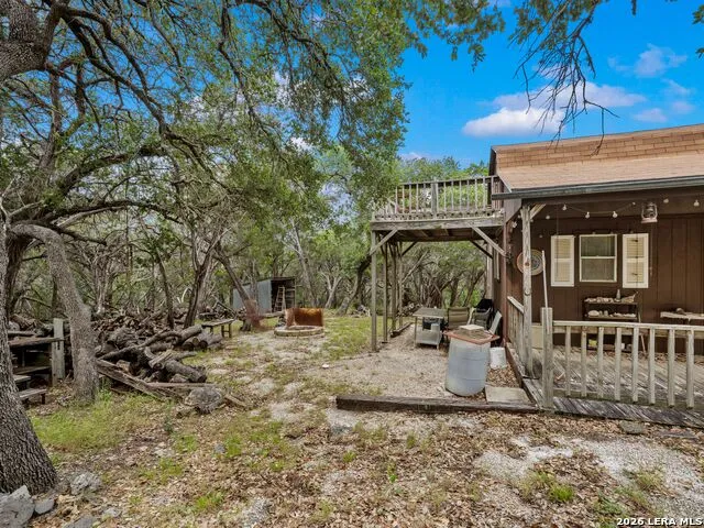 275 COUNTY ROAD 260 E Mico, TX 78056