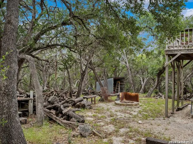 275 COUNTY ROAD 260 E Mico, TX 78056