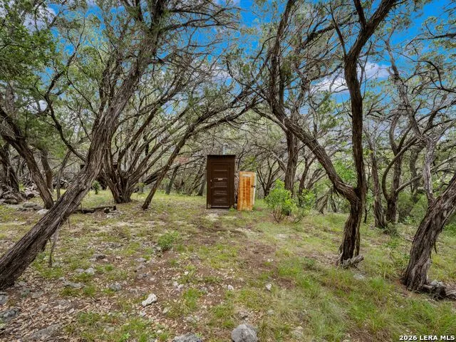 275 COUNTY ROAD 260 E Mico, TX 78056