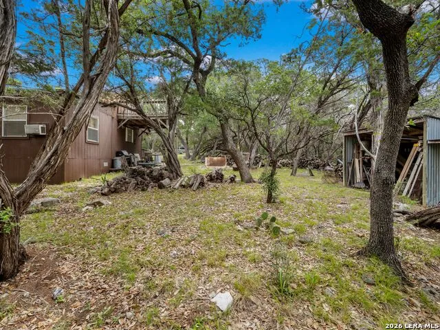 275 COUNTY ROAD 260 E Mico, TX 78056