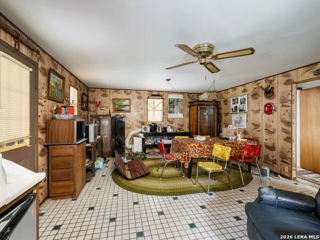 275 COUNTY ROAD 260 E Mico, TX 78056
