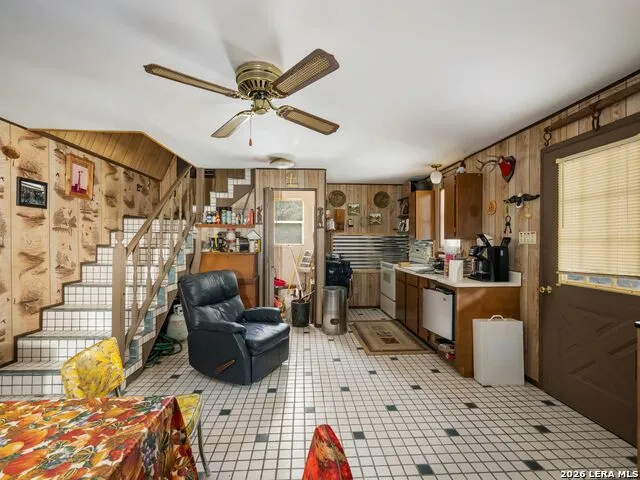 275 COUNTY ROAD 260 E Mico, TX 78056