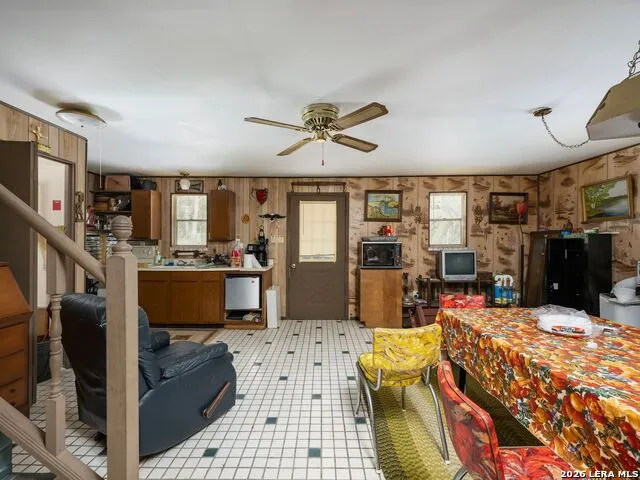 275 COUNTY ROAD 260 E Mico, TX 78056