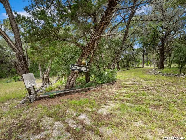 275 COUNTY ROAD 260 E Mico, TX 78056