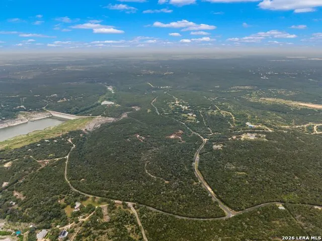 275 COUNTY ROAD 260 E Mico, TX 78056