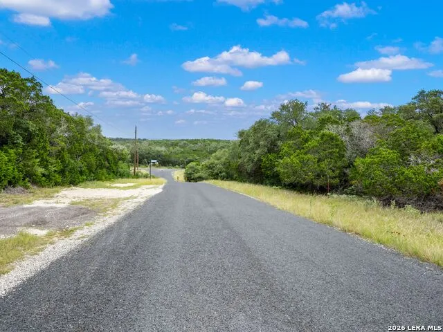 275 COUNTY ROAD 260 E Mico, TX 78056