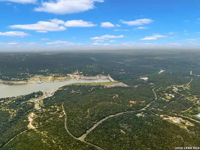 275 COUNTY ROAD 260 E Mico, TX 78056