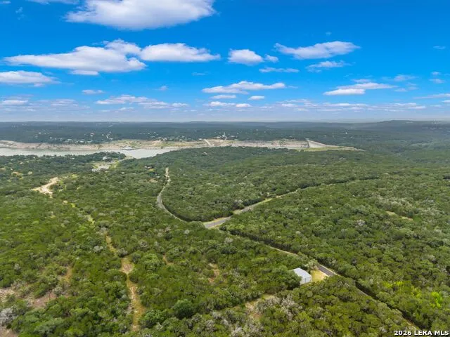 275 COUNTY ROAD 260 E Mico, TX 78056