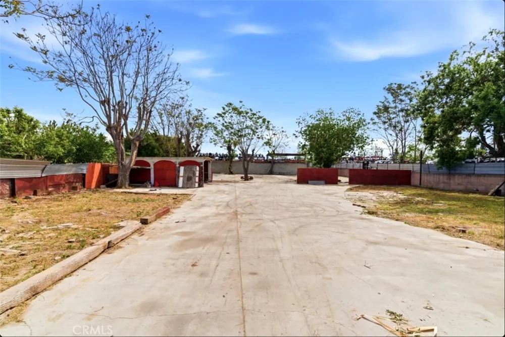 261 S Muscott San Bernardino, CA 92410