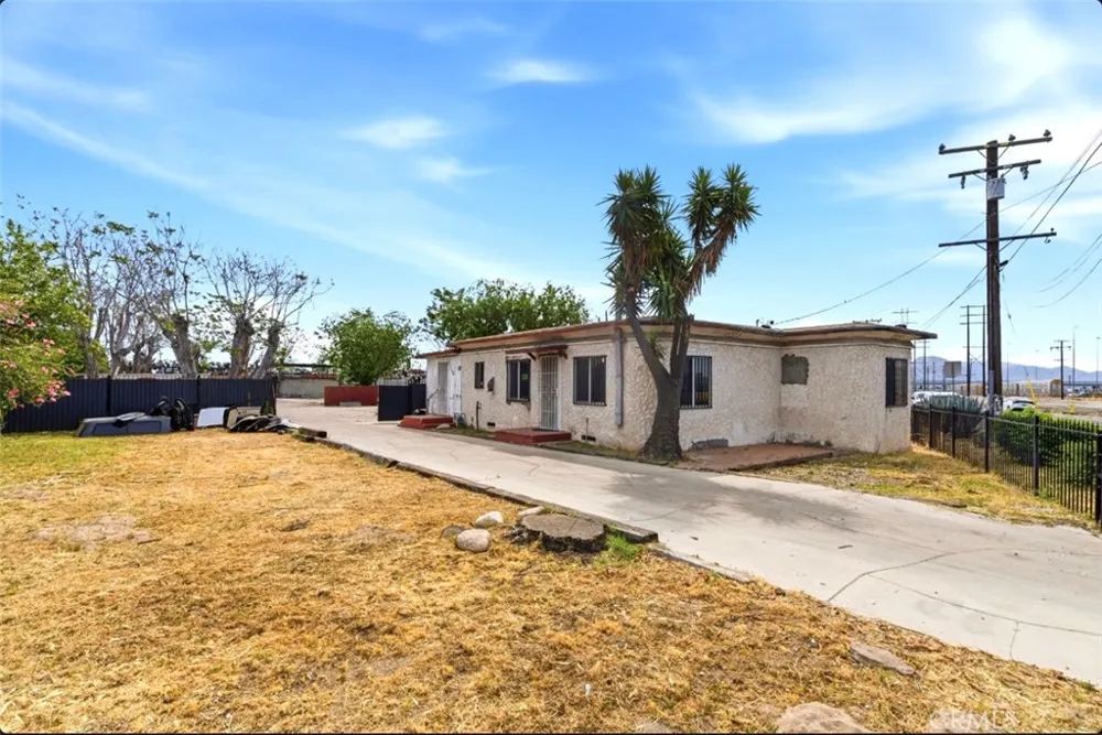 261 S Muscott San Bernardino, CA 92410