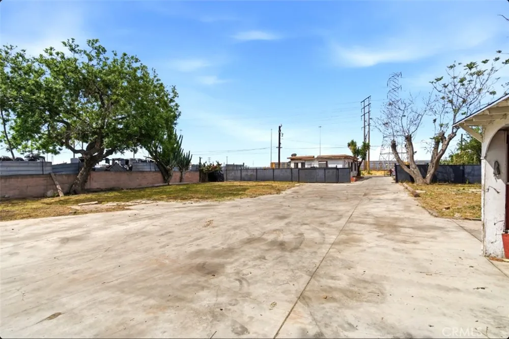261 S Muscott San Bernardino, CA 92410