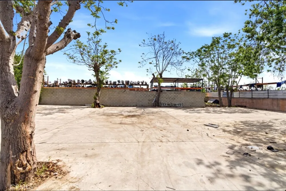 261 S Muscott San Bernardino, CA 92410