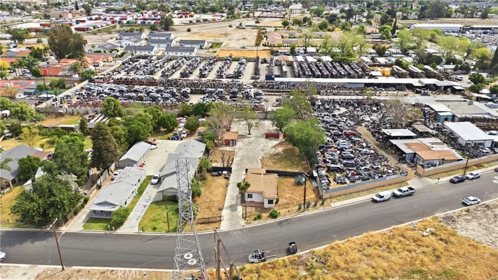 261 S Muscott San Bernardino, CA 92410