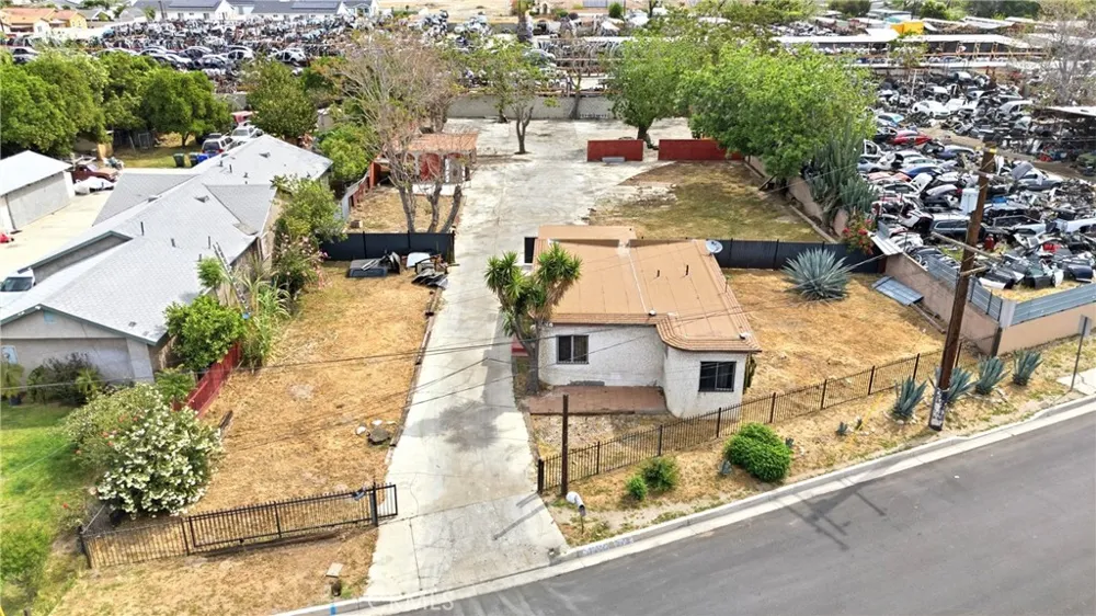 261 S Muscott San Bernardino, CA 92410