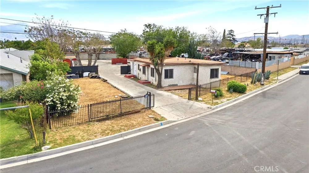 261 S Muscott San Bernardino, CA 92410