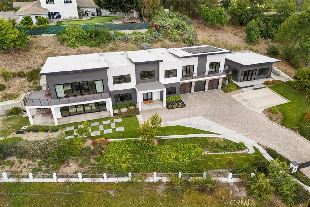 1911 Tumin Road La Habra Heights, CA 90631