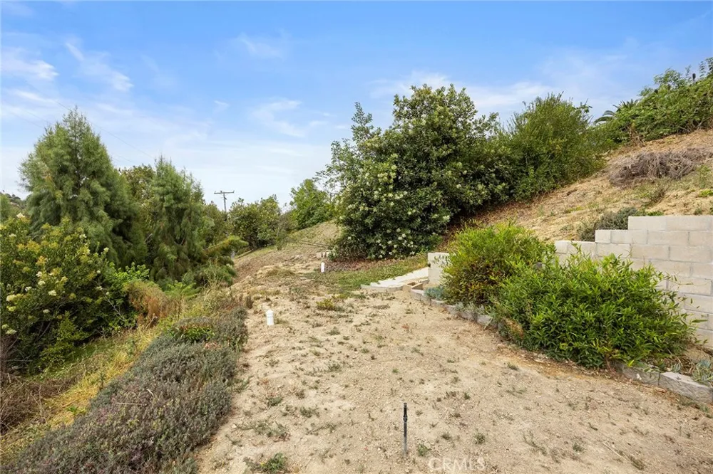 1911 Tumin Road La Habra Heights, CA 90631