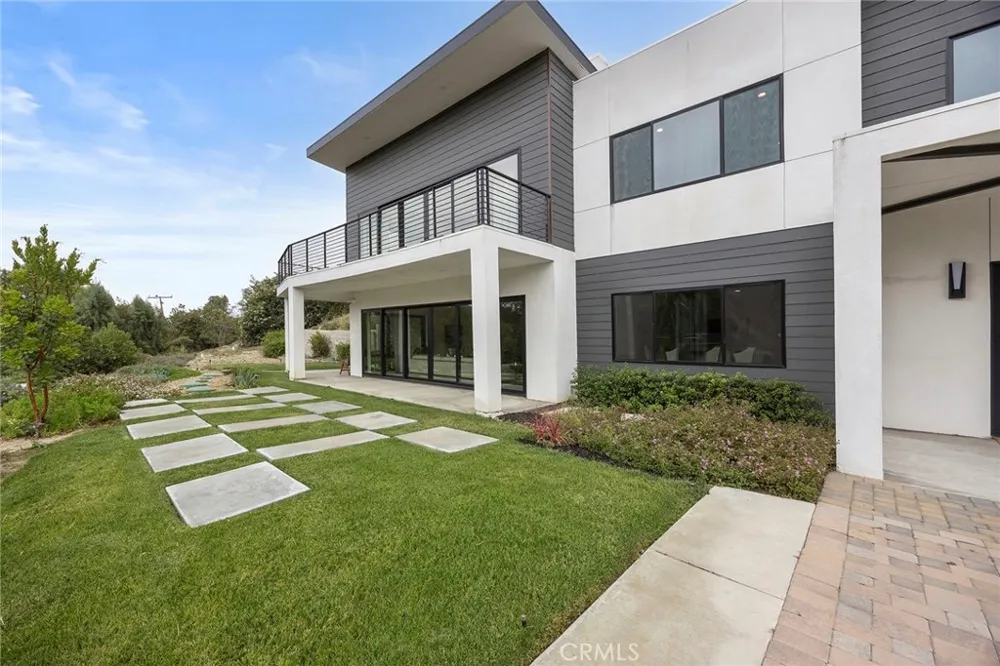 1911 Tumin Road La Habra Heights, CA 90631