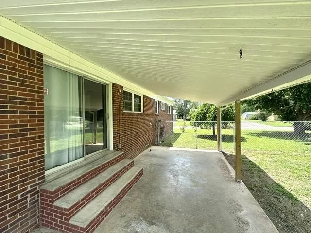 15 PINE ST Savannah, TN 38372
