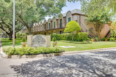 4102 Ridglea Country Club Drive #1503