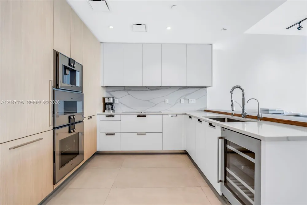 15701 Collins Ave #2903 Sunny Isles Beach, FL 33160