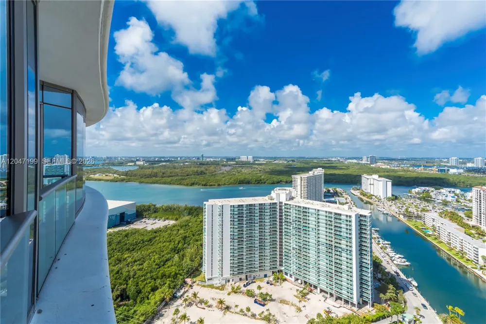 15701 Collins Ave #2903 Sunny Isles Beach, FL 33160