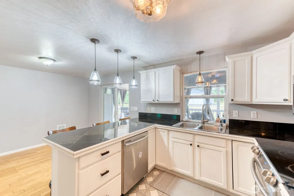 18427 Brandywine Court SW Rochester, WA 98579