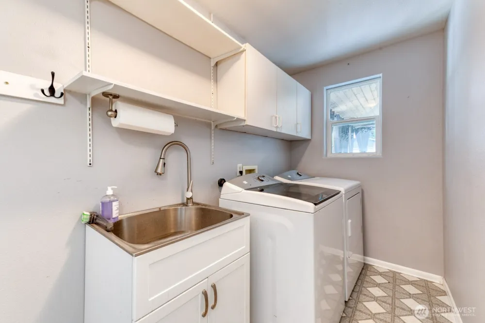 18427 Brandywine Court SW Rochester, WA 98579
